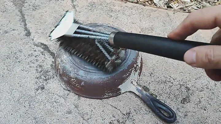 How to Torch & Restore a Rusty Cast Iron Pan/skillet with FIRE! | Kamado Joe No-Scrub Method