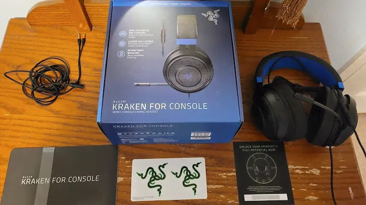 Razer Kraken wired headset for Console unboxing.